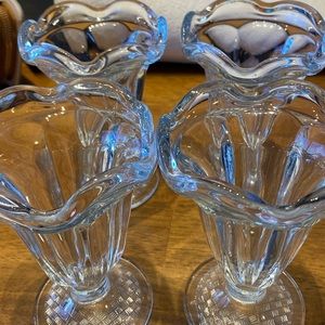 Vintage set of 4 Libbey Tulip Icecream Sundae glasses. Like new. 6 inches tall